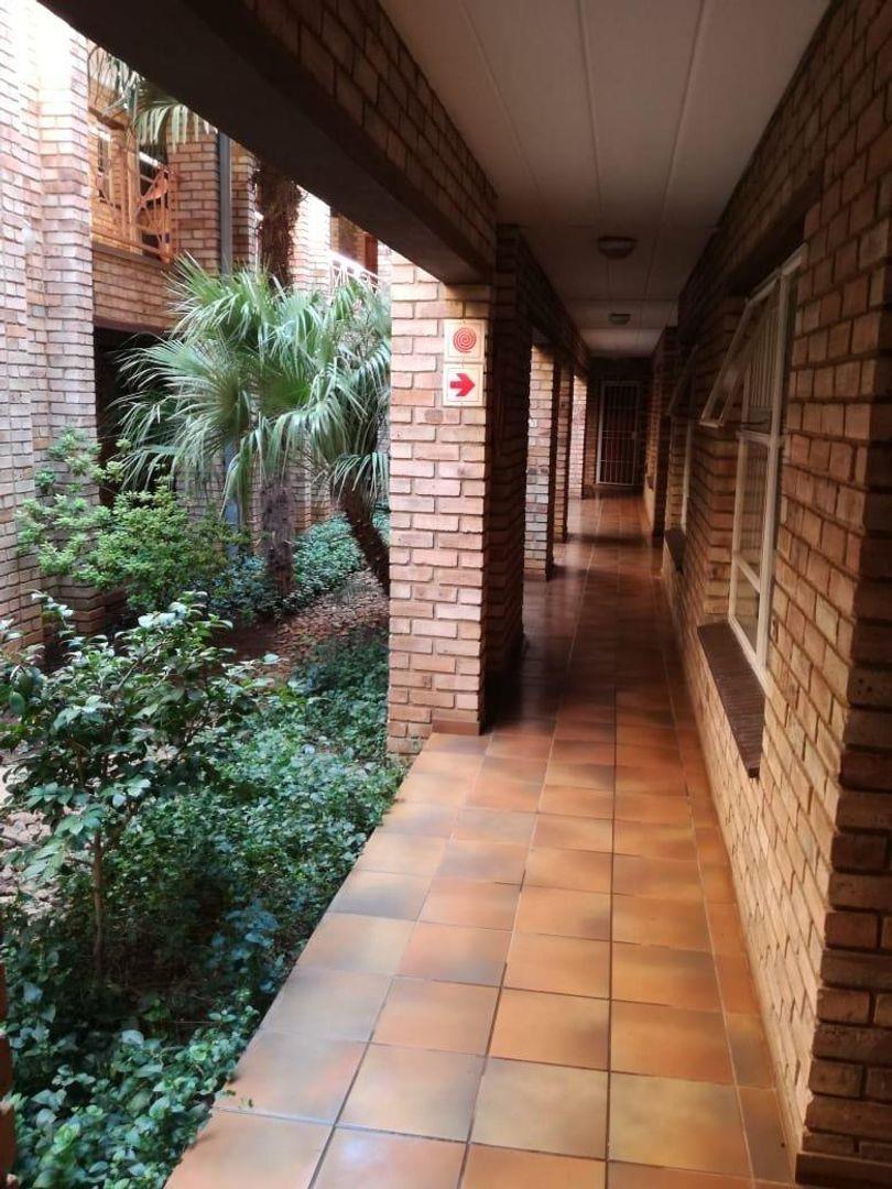 1 Bedroom Property for Sale in Kannoniers Park North West